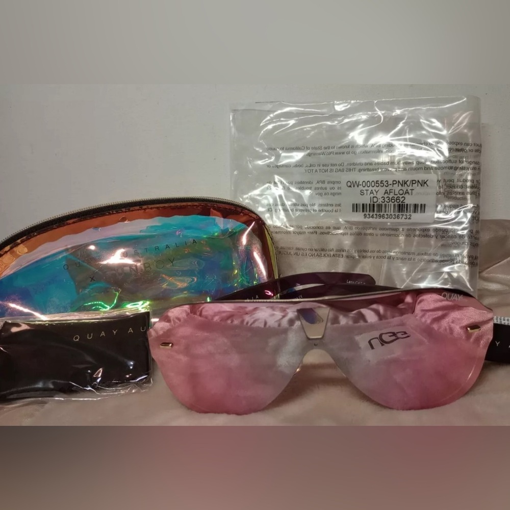 NWT Quay Stay Afloat Pink Frames/flashy Pink Lenses And Fun Case! RARE FIND